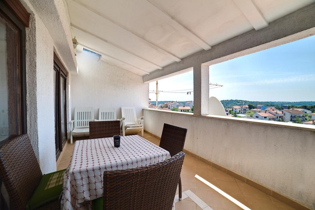 Apartments Tereza 1352 Pula Exterior photo