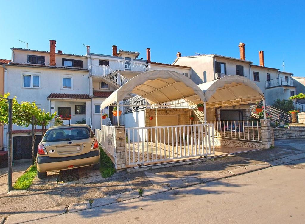 Apartments Tereza 1352 Pula Exterior photo